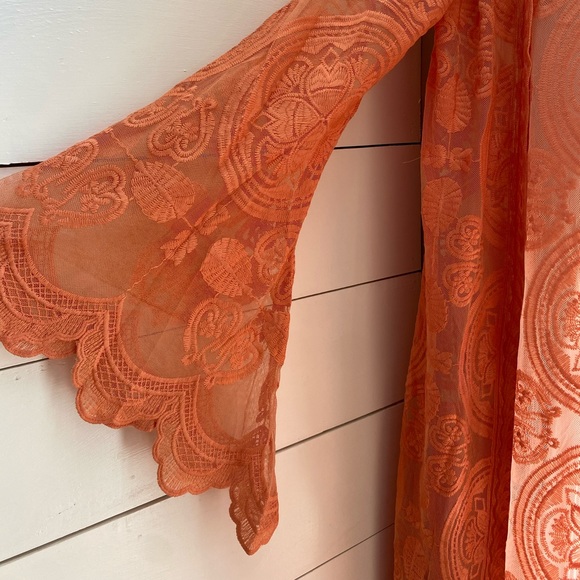 Boho Pink Scalloped Crochet Lace Duster Wrap - Picture 6 of 7